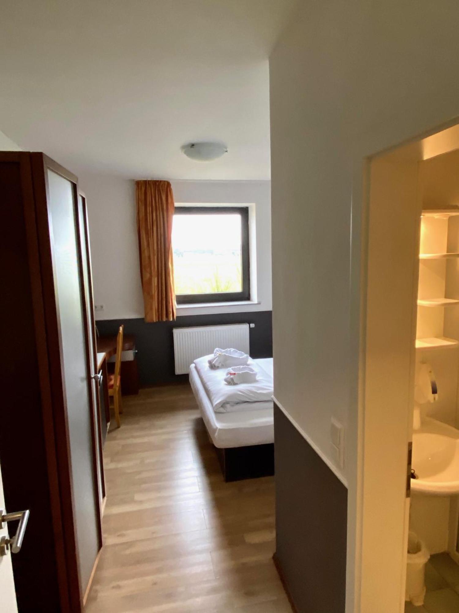 Hotel Castellana Lessien Eksteriør bilde
